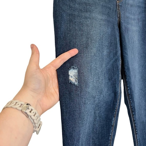 SPANX Distressed Ankle Skinny Released Hem Jeans in Medium Wash Size Large - Picture 4 of 10
